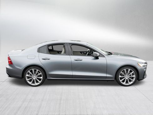 Used 2021 Volvo S60 T5 Momentum w/ Premium Package AWD/4WD image 8