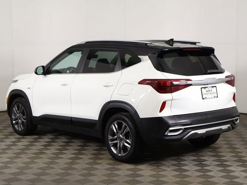 Used 2023 Kia Seltos S w/ Navigation Package image 9