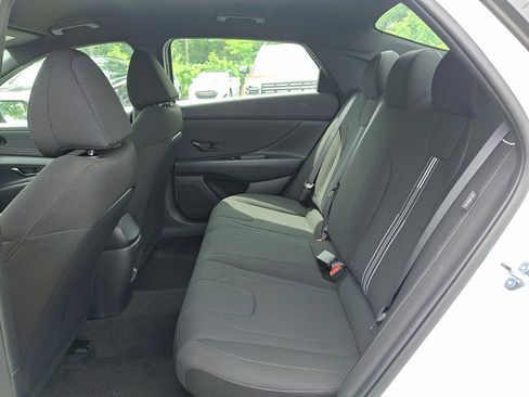 New 2025 Hyundai Elantra SEL image 10