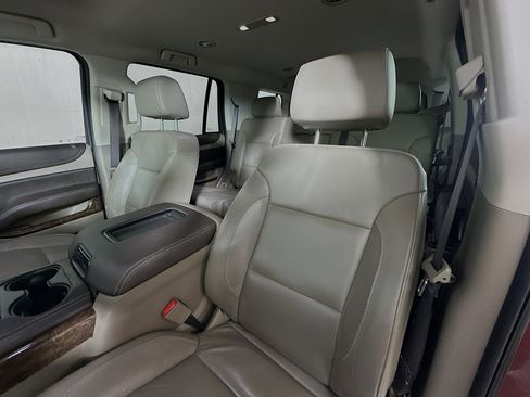 Used 2019 Chevrolet Tahoe LT w/ LT Signature Package image 21