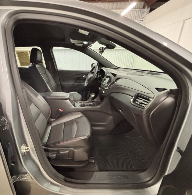 Used 2023 Chevrolet Equinox RS w/ RS Leather Package FWD image 18