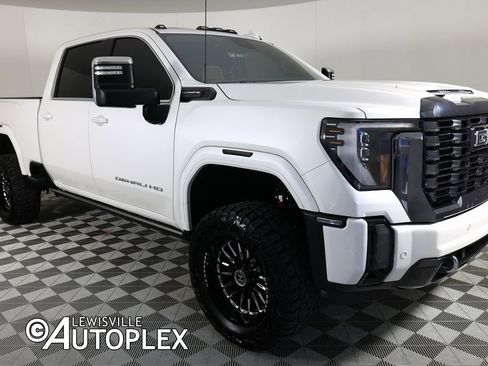 Used 2024 GMC Sierra 2500 Denali Ultimate image 3