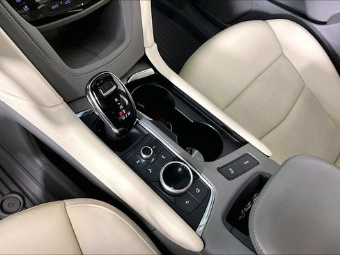 Certified 2021 Cadillac XT6 Premium Luxury FWD image 16