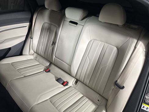 Used 2024 Audi Q8 e-tron Premium Plus image 11