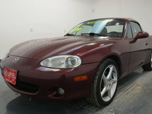 Used 2003 MAZDA MX-5 Miata image 3