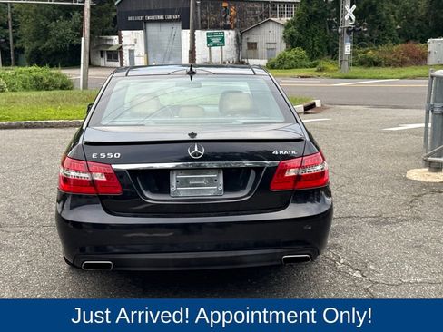 Used 2011 Mercedes-Benz E 550 4MATIC Sedan image 6