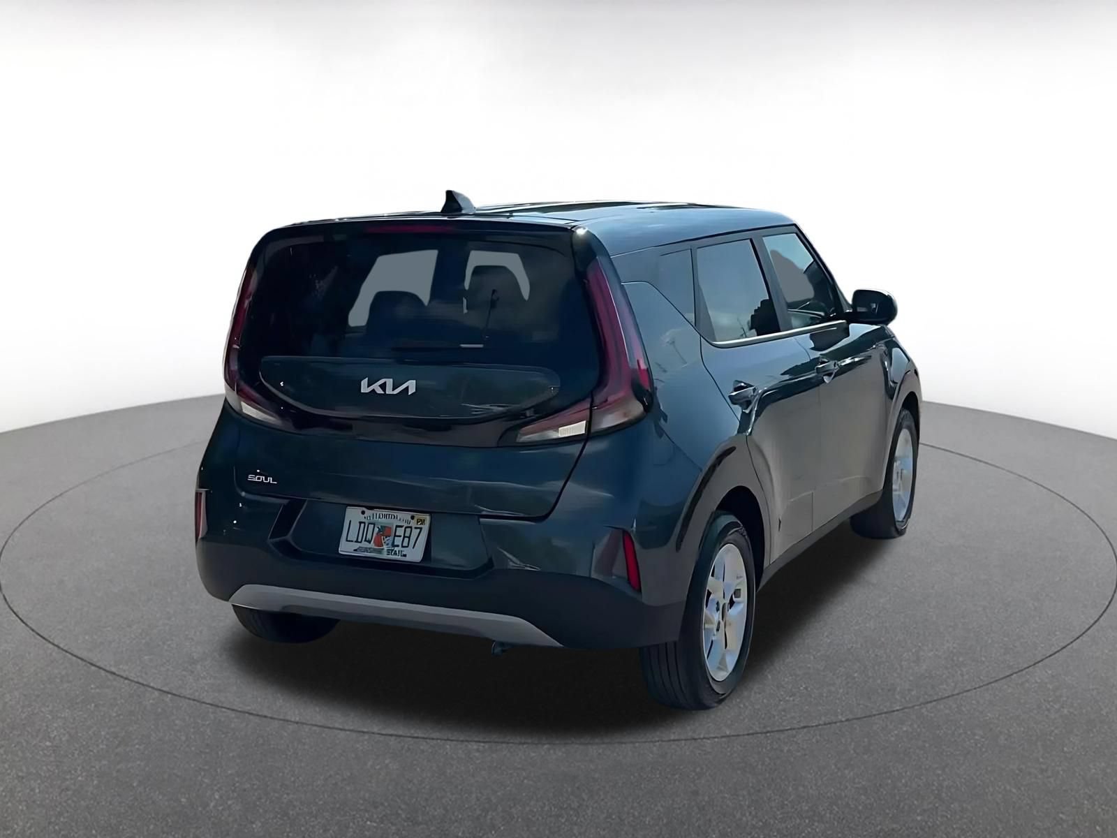 Used 2025 Kia Soul LX w/ LX Technology Package FWD image 13