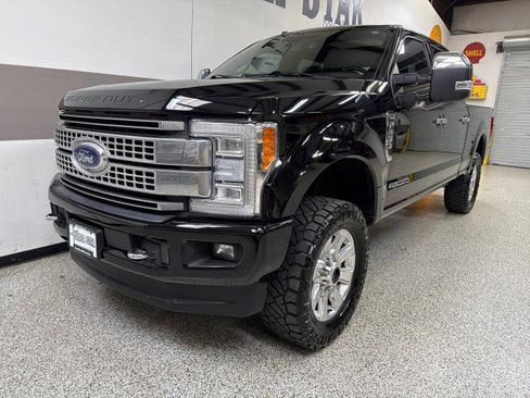Used 2018 Ford F250 Platinum w/ Platinum Ultimate Package image 3