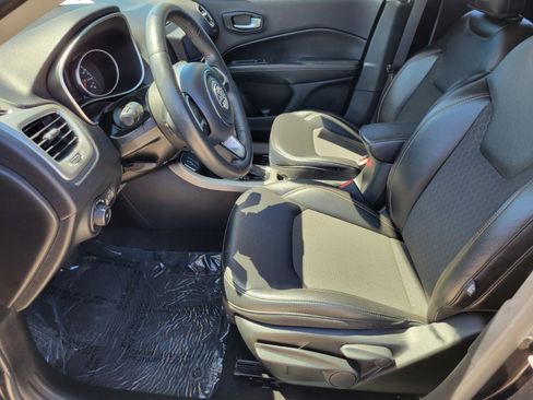 Used 2018 Jeep Compass Latitude image 7