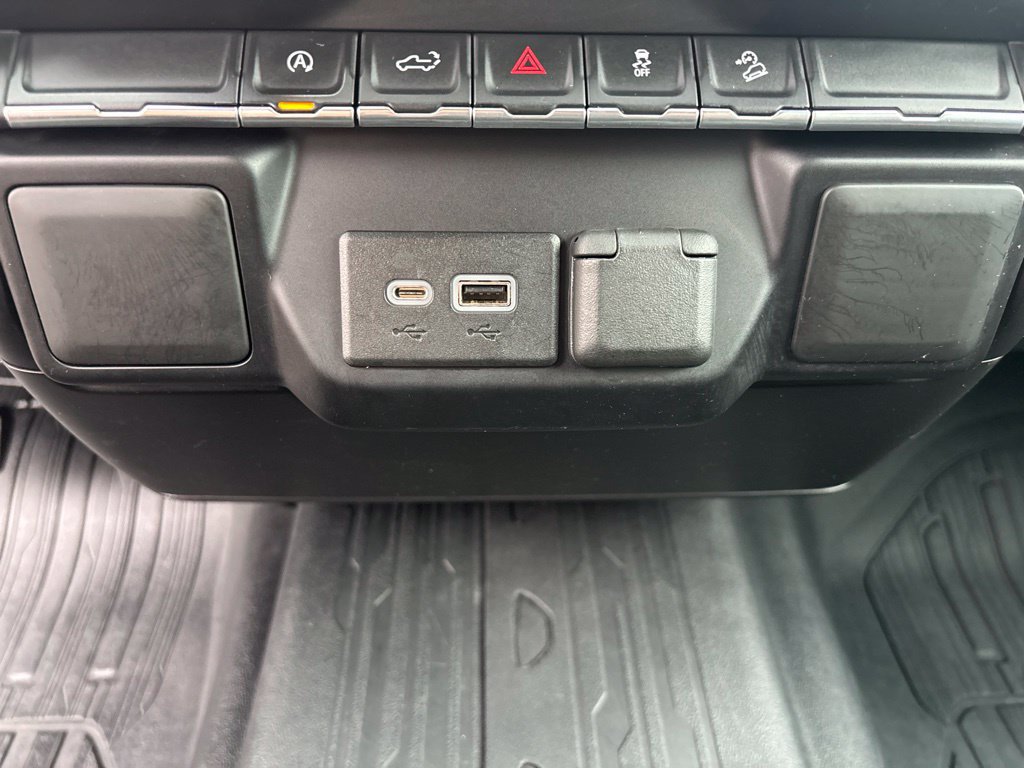 Used 2021 GMC Sierra 1500 Elevation w/ LPO, Elevation Black Package AWD/4WD image 18