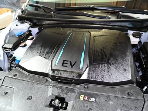 Used 2023 Hyundai Ioniq 5 SEL image 18