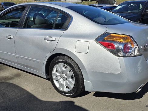Used 2010 Nissan Altima 2.5 S image 8