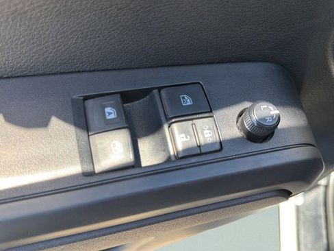 Used 2021 Toyota Tacoma SR AWD/4WD image 17