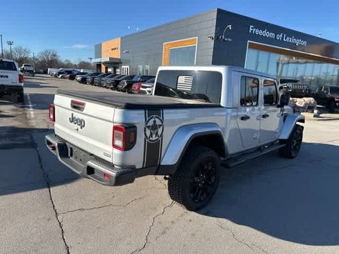 Used 2023 Jeep Gladiator Overland image 21