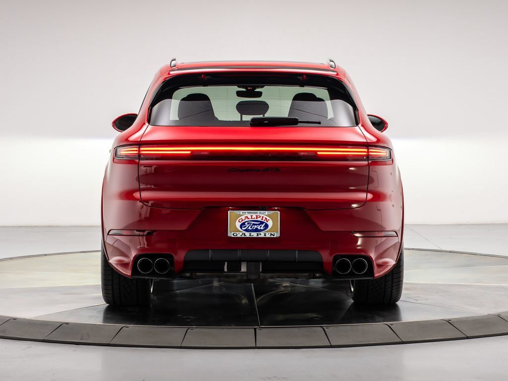 Used 2025 Porsche Cayenne GTS AWD/4WD image 4