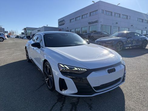 Certified 2024 Audi e-tron GT Premium Plus image 1