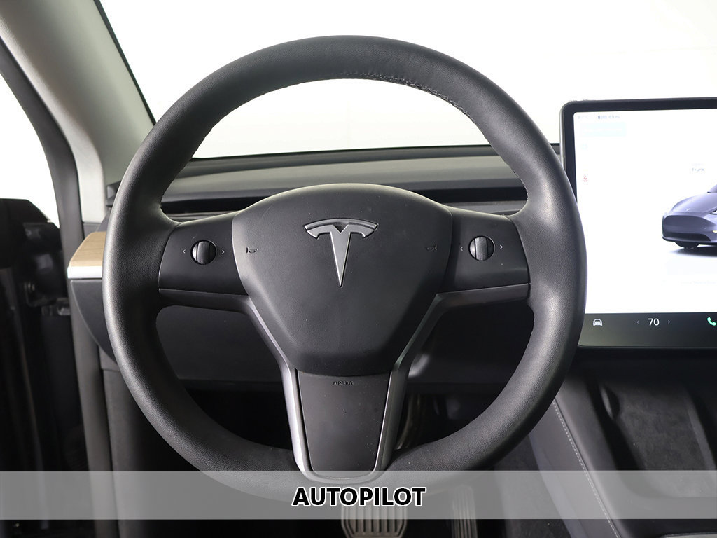 Used 2025 Tesla Model Y Long Range AWD/4WD image 5