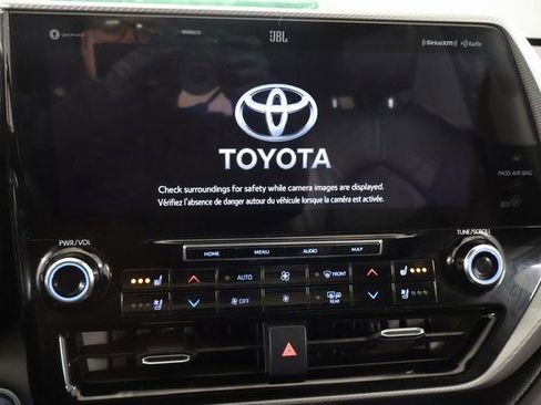 Used 2021 Toyota Highlander Platinum image 22