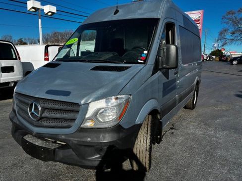Used 2018 Mercedes-Benz Sprinter 2500 image 4