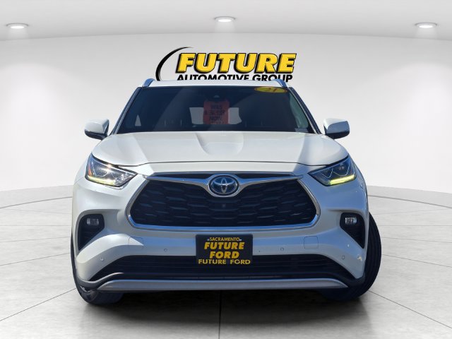 Used 2021 Toyota Highlander Platinum AWD/4WD image 2