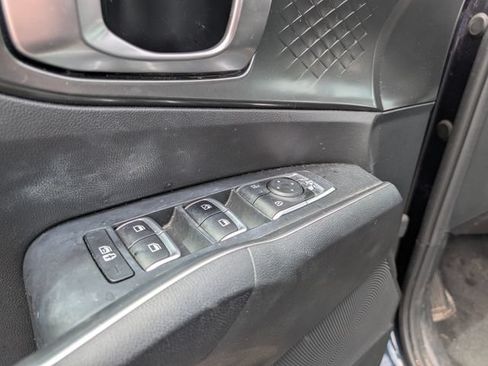 Used 2023 Kia Sorento EX AWD/4WD image 14