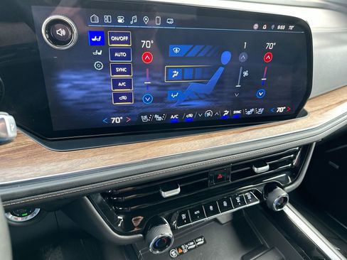 Used 2025 Chevrolet Tahoe High Country image 19