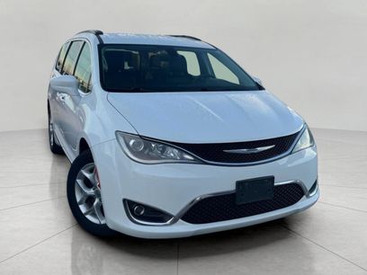 Used 2017 Chrysler Pacifica Touring-L w/ Tire & Wheel Group