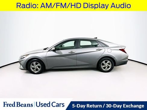 Used 2023 Hyundai Elantra SE FWD image 5