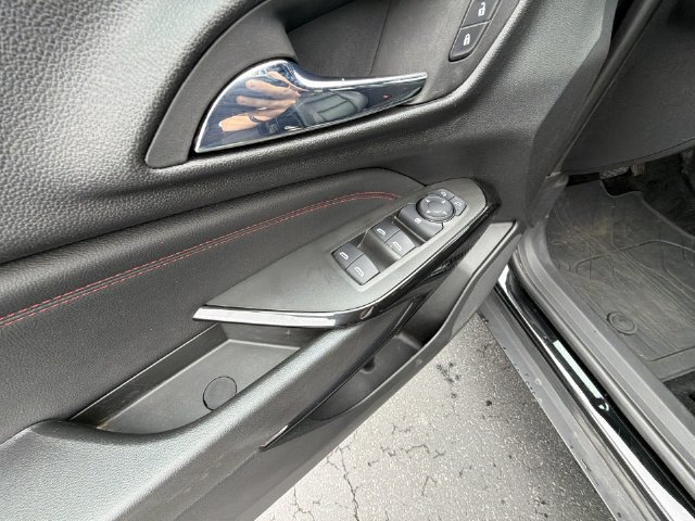 Certified 2024 Chevrolet Trax RS w/ Sunroof Package FWD image 24