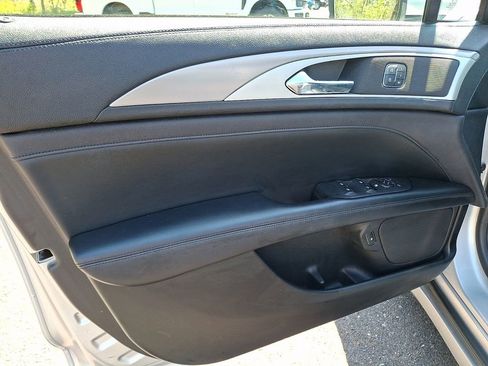 Used 2019 Lincoln MKZ Premiere FWD image 14