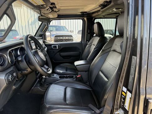 Used 2023 Jeep Gladiator Sport AWD/4WD image 27