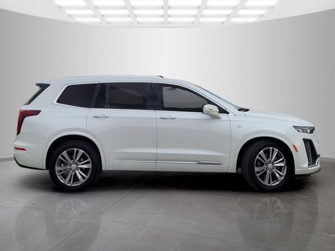 Used 2023 Cadillac XT6 Premium Luxury FWD image 4