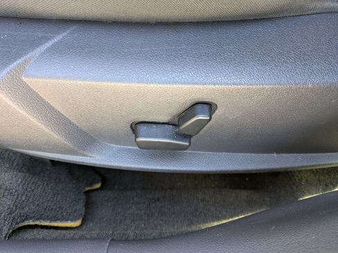 Used 2009 Chrysler 300 LX image 17