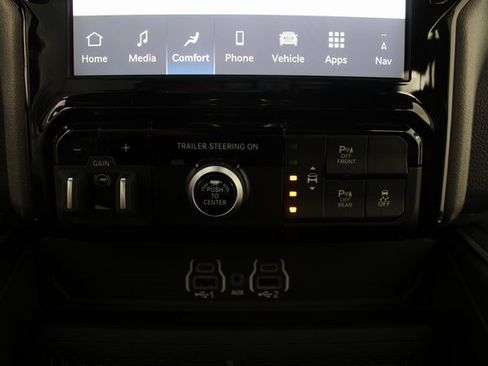 New 2026 RAM 1500 Laramie w/ Trailer Tow Group image 7