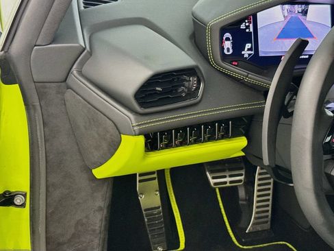 Used 2023 Lamborghini Huracan Tecnica RWD image 10