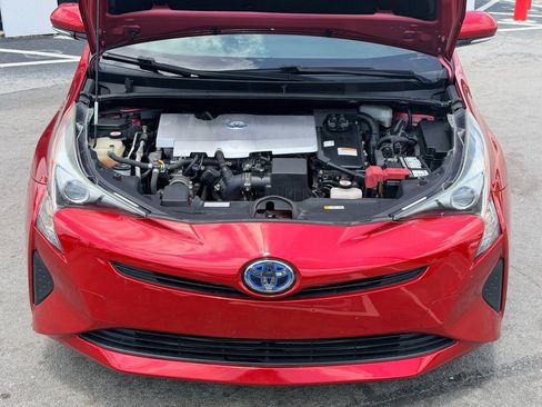 Used 2017 Toyota Prius Two w/ Carpet Mat Package FWD image 11