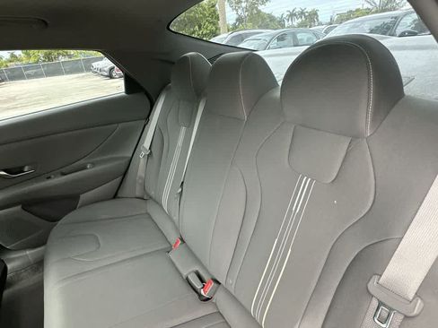 Used 2024 Hyundai Elantra SEL FWD image 16