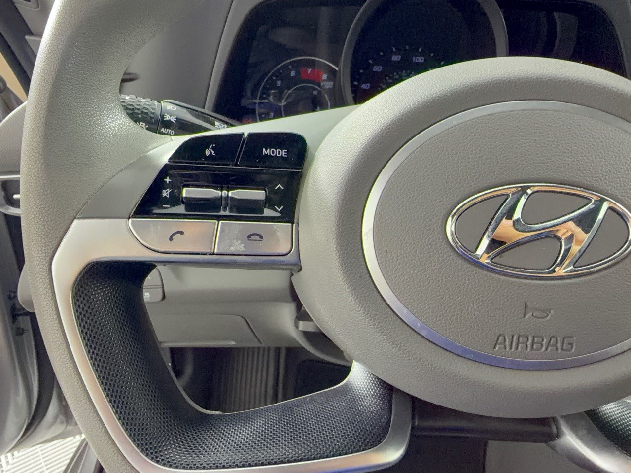 Used 2021 Hyundai Elantra SE FWD image 18