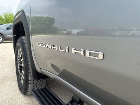 Used 2025 GMC Sierra 2500 Denali Ultimate w/ Max Trailering Package AWD/4WD image 12
