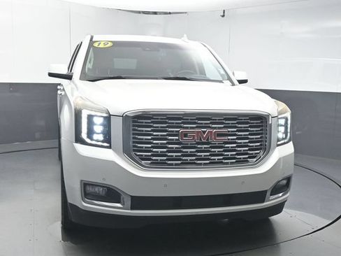 Used 2019 GMC Yukon XL Denali w/ Denali Ultimate Package AWD/4WD image 3