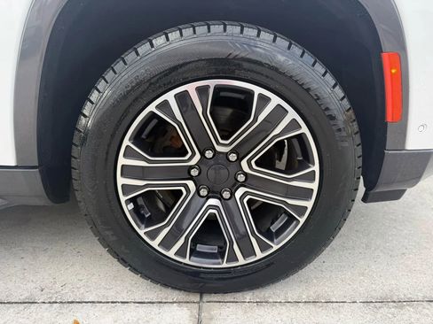 Used 2022 Jeep Wagoneer Series II image 23