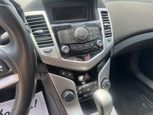 Used 2013 Chevrolet Cruze LT FWD image 15