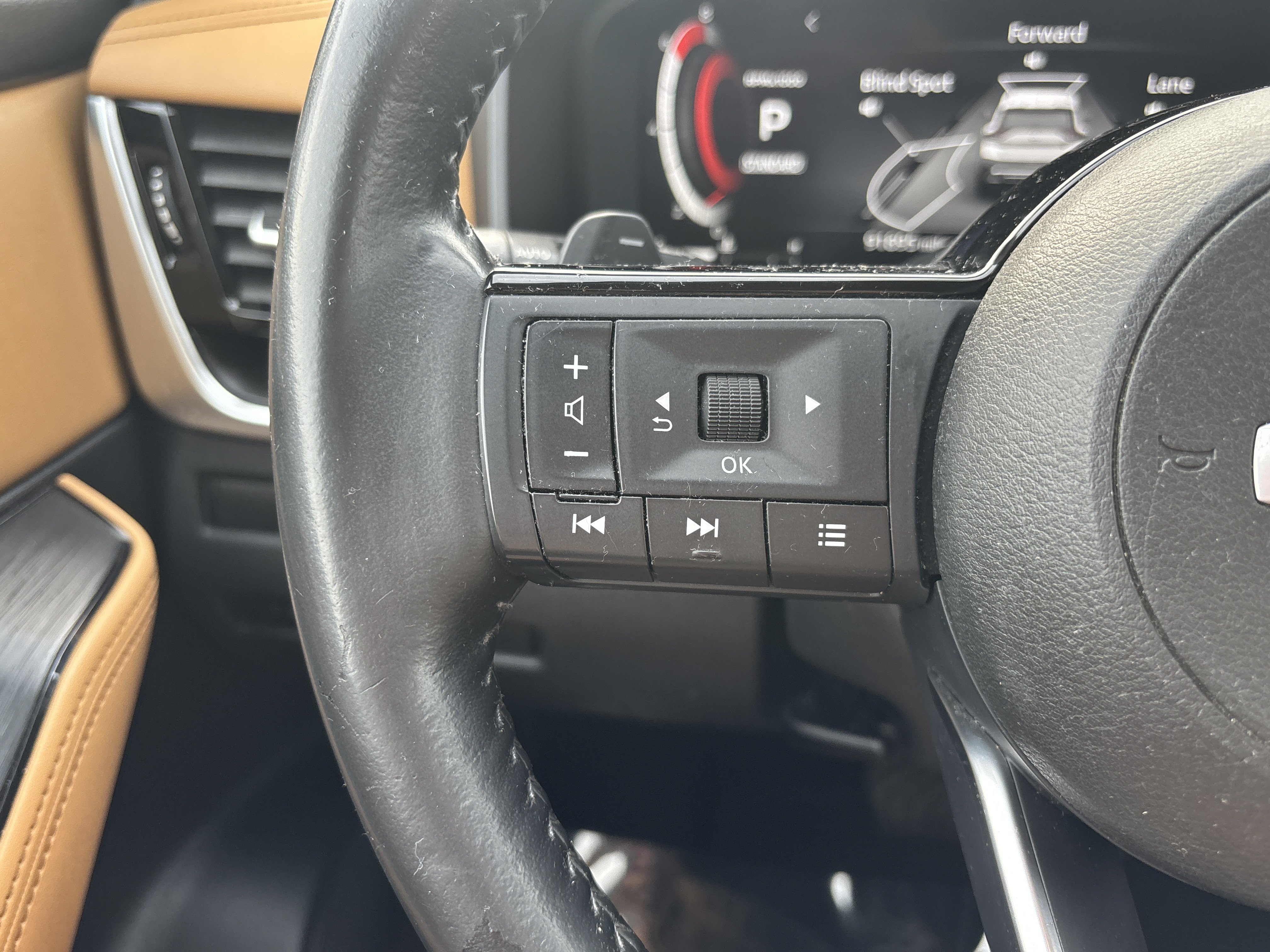 Used 2021 Nissan Rogue Platinum FWD image 27