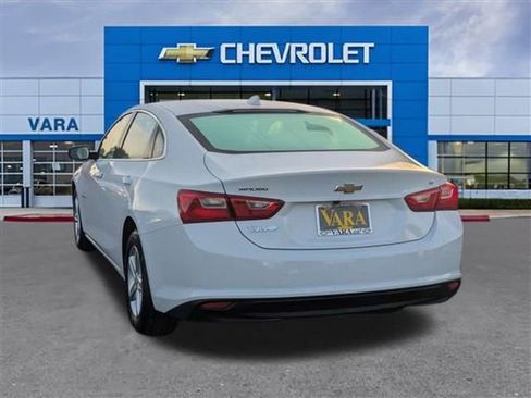 Used 2023 Chevrolet Malibu LT image 3