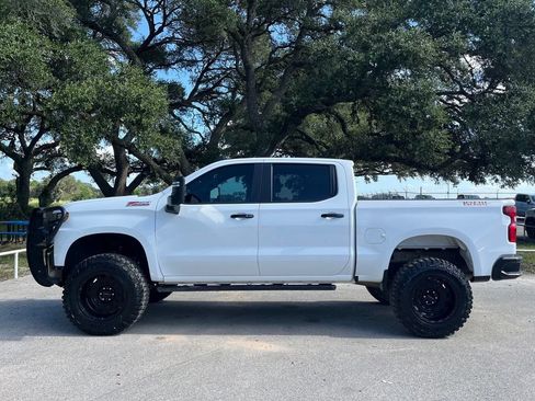 Used 2021 Chevrolet Silverado 1500 LT Trail Boss w/ LPO, Dark Essentials Package AWD/4WD image 8