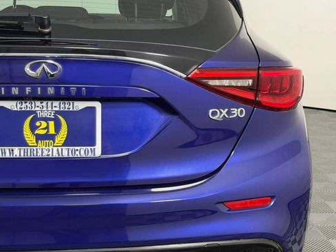 Used 2017 INFINITI QX30 FWD image 11