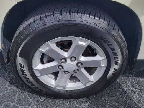 Used 2009 Saturn Outlook XR w/ Convenience Package image 20