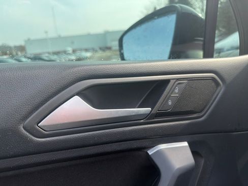 Used 2020 Volkswagen Tiguan S FWD image 5