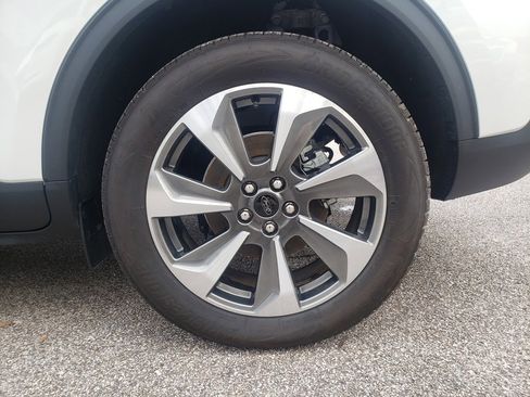 Used 2025 Ford Escape Platinum w/ Premium Technology Package image 15