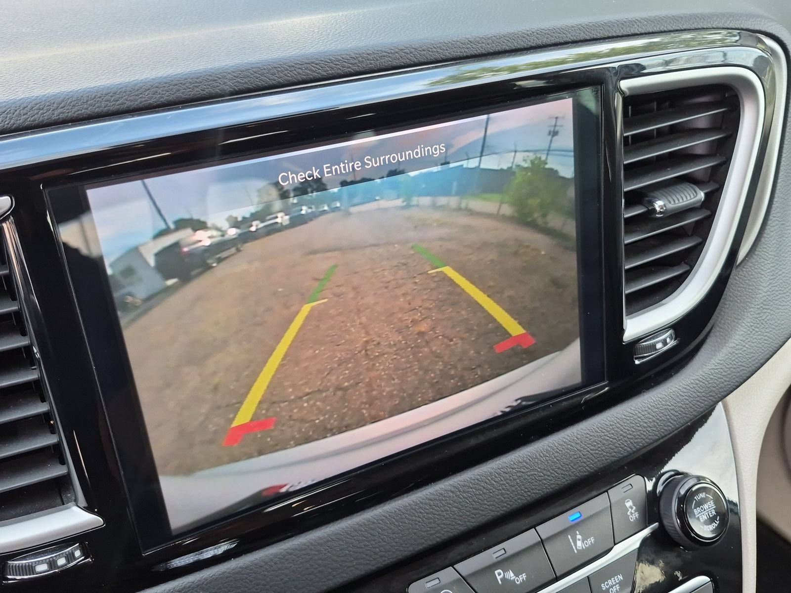 Used 2024 Chrysler Pacifica Touring-L FWD image 29
